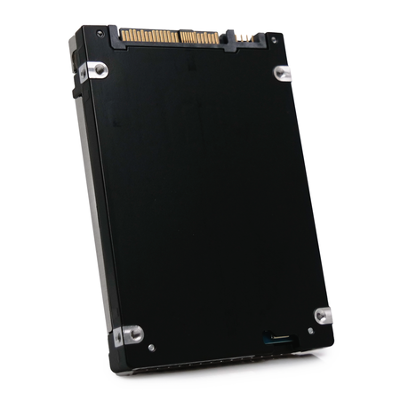Kioxia CD8-R KCD8XRUG7T68 SDF1E83GEB02T 7.68TB 1 DWPD PCIe Gen 4.0 x4 16GB/s Read Intensive 3D TLC NVMe 1.4 2.5in Solid State Drive
