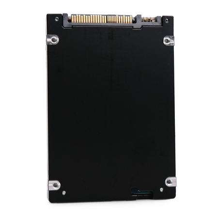 Kioxia PM7-R KPM7XRUG7T68 7.68TB 1 DWPD SAS-4 25Gb/s Read Intensive TLC 2.5in Enterprise Solid State Drive