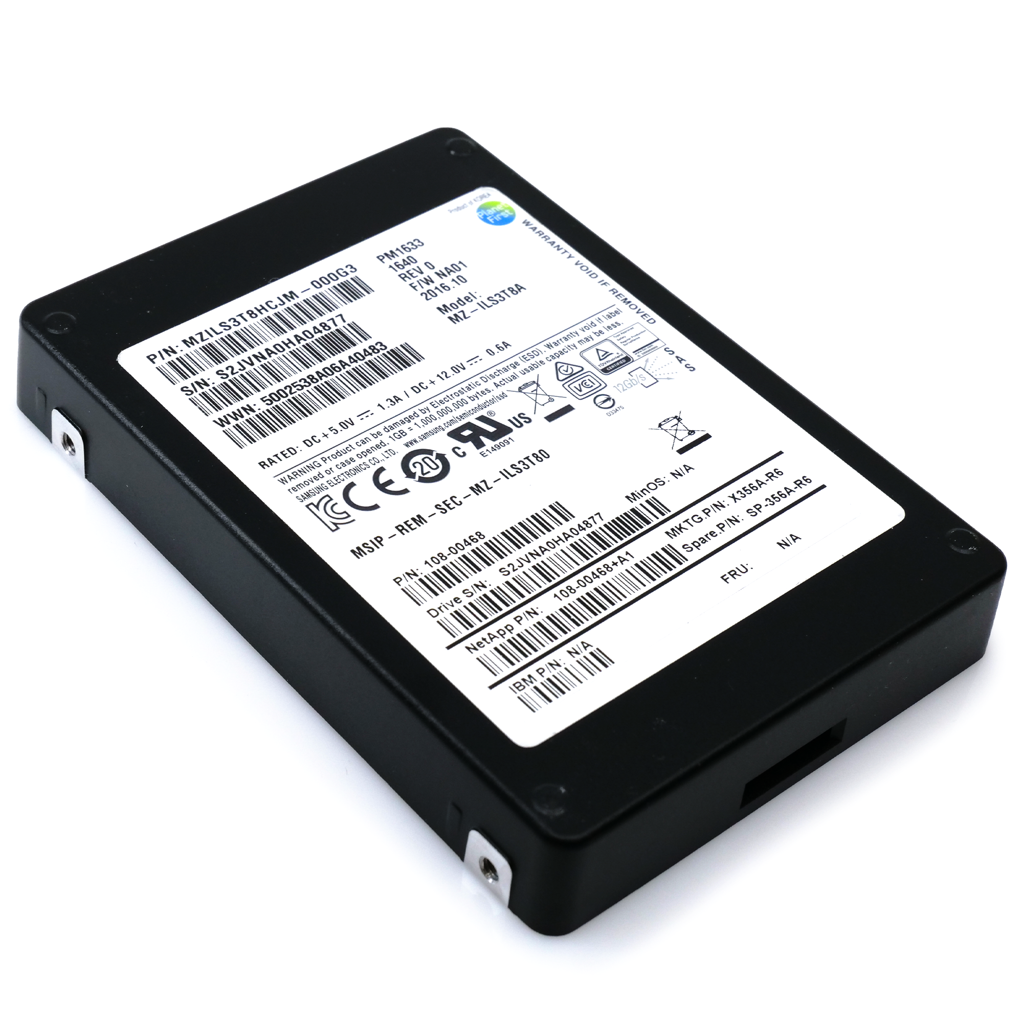 Samsung PM1633 MZILS3T8HCJM 3.84 SAS 12Gb/s 512e 2.5in Solid State Drive flat angle