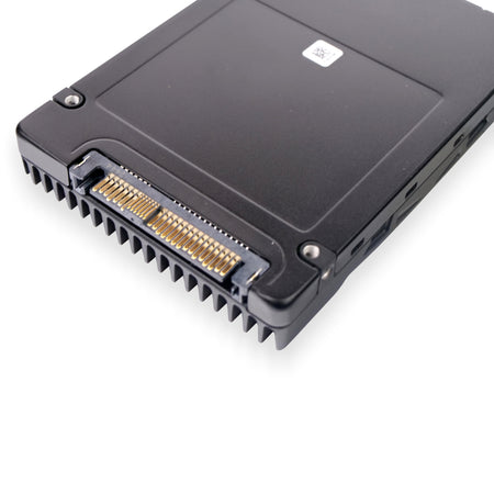 Dell/Micron 7450 PRO MTFDKCC15T3TFR 15.36TB 1 DWPD PCIe Gen 4.0 x4 8GB/s 3D TLC U.3 NVMe 2.5in SSD