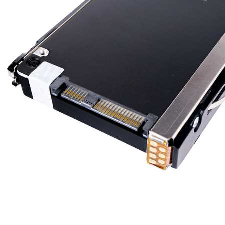 HPE PM1643a MZILT7T6HALA-00AH9 7.68TB SAS 12Gb/s 2.5" Enterprise SSD, Interface view