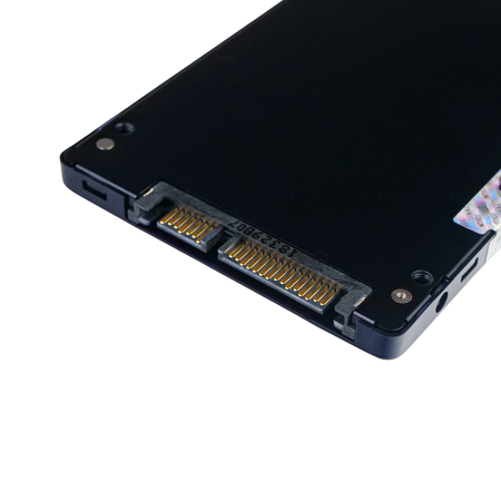 Micron 5100 ECO 1.92TB SATA SSD, close-up of the SATA data and power connector