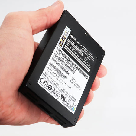 Samsung/Lenovo PM1643 MZILT3T8HALS MZ-ILT3T80 3.84TB SAS 12Gb/s 3D TLC 2.5in Solid State Drive - Handheld View